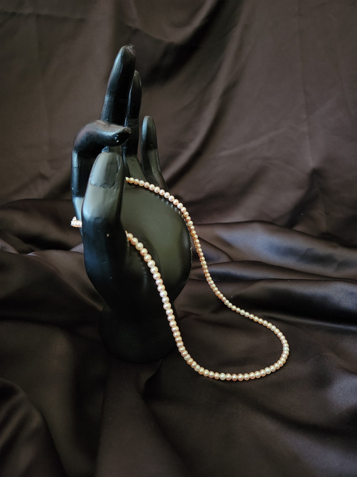 Pearl Bead Necklace - Metallic Hue
