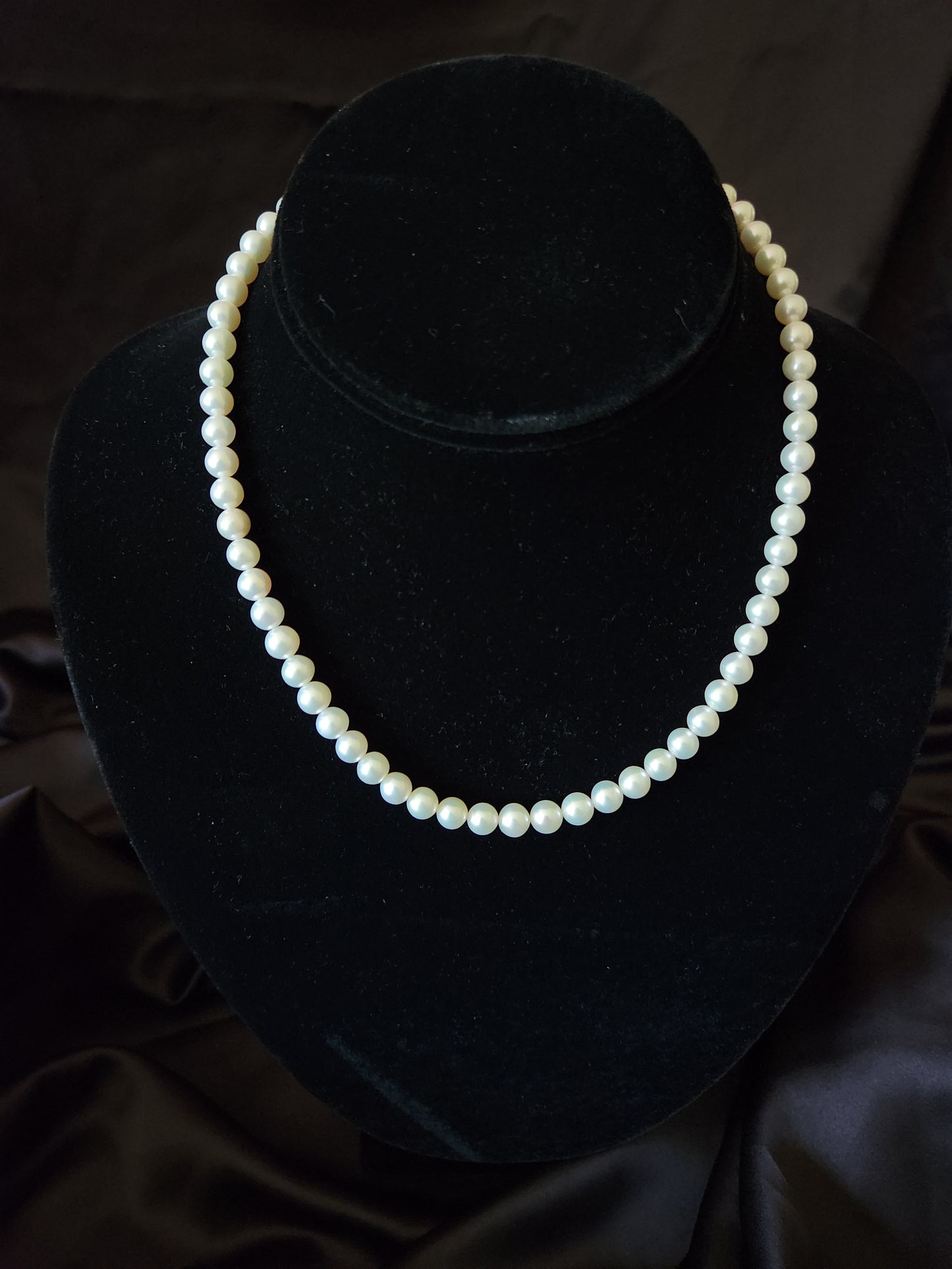 Freshwater Pearl Bead Necklace - Sphere Clasp