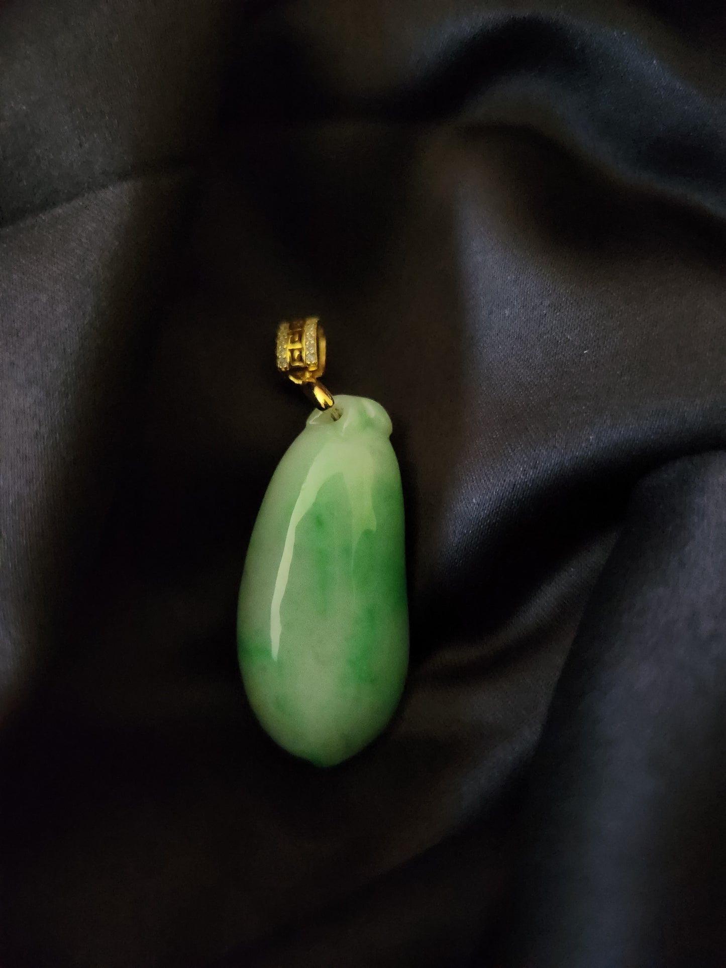 Jadeite Pendant - Green Gourd