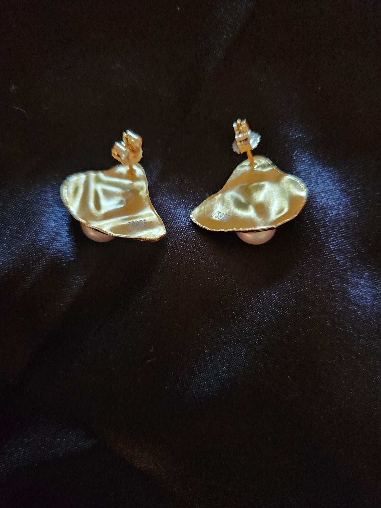 Designer Pearl Stud Earring